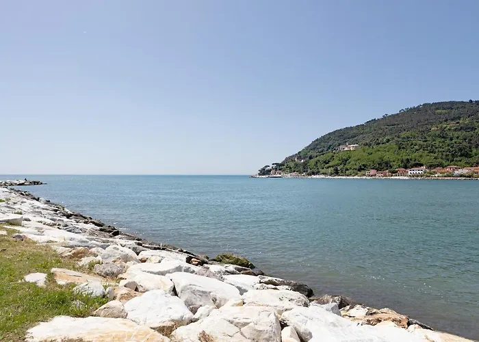 3 Apartment Ameglia